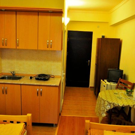 Armenia Hostel Yerevan Bagian luar foto