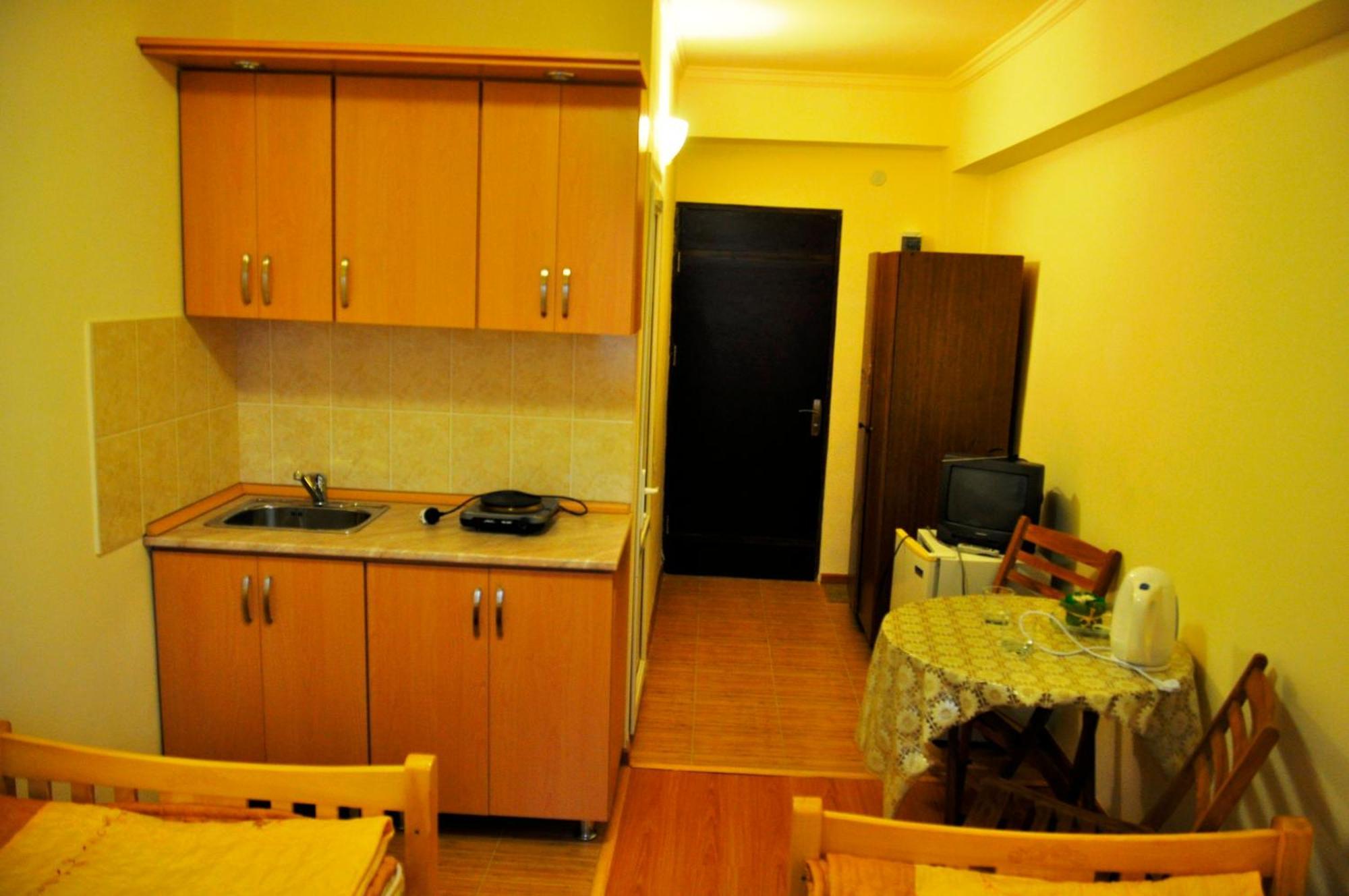 Armenia Hostel Yerevan Bagian luar foto