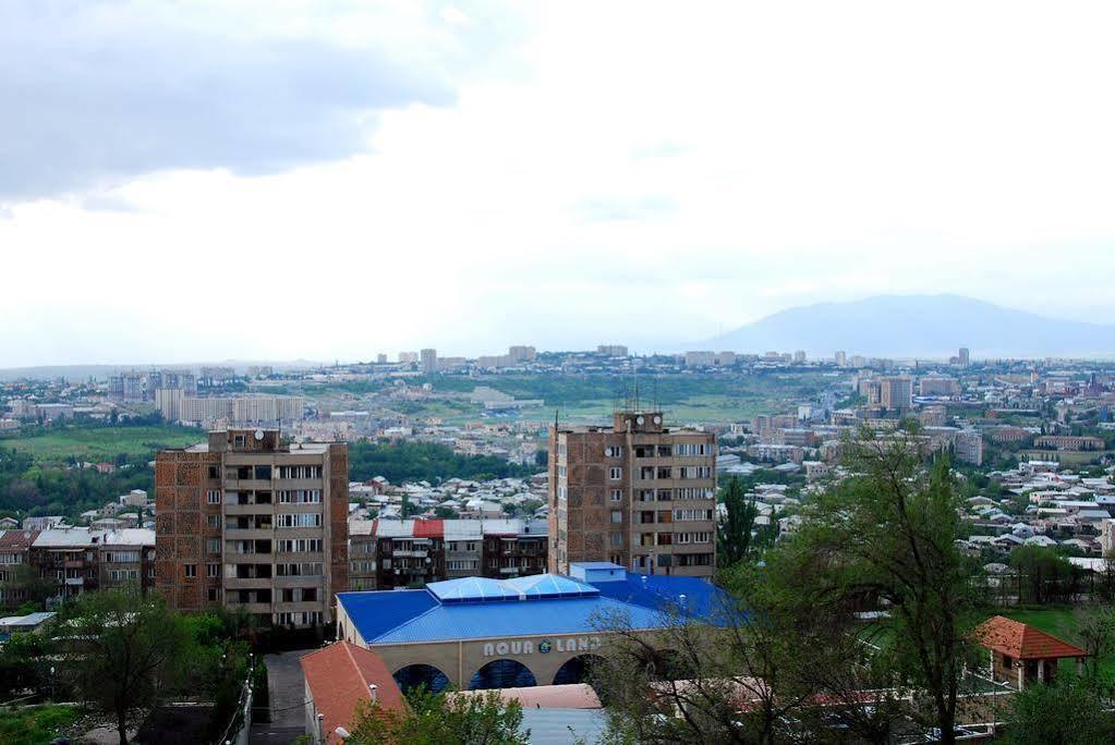 Armenia Hostel Yerevan Bagian luar foto