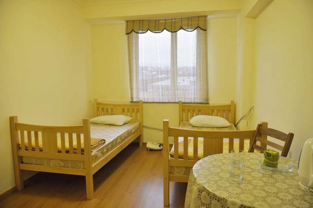 Armenia Hostel Yerevan Bagian luar foto