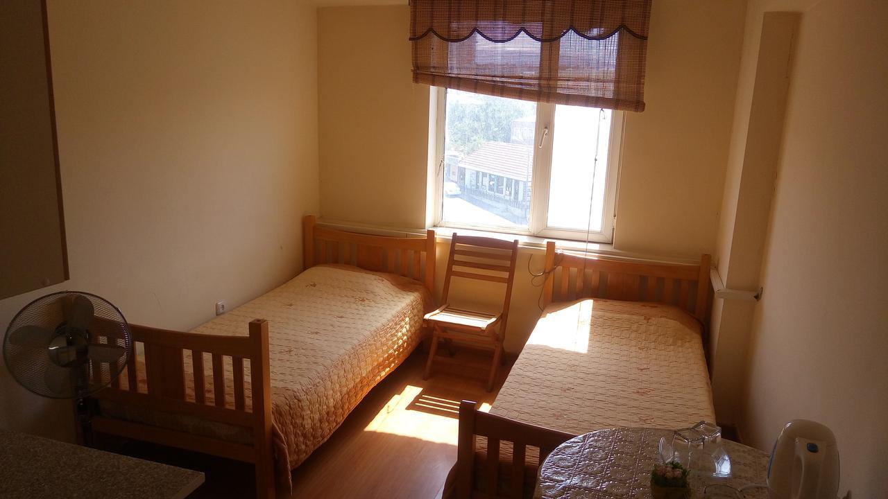 Armenia Hostel Yerevan Bagian luar foto